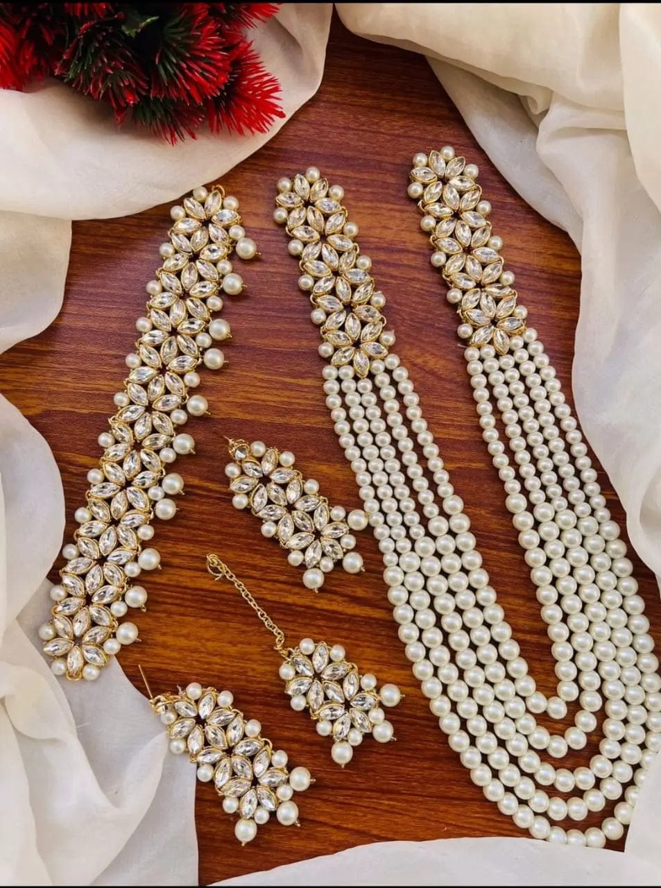 Ivory Kundan Bridal Set – Mala, Choker, Earrings & Bindi