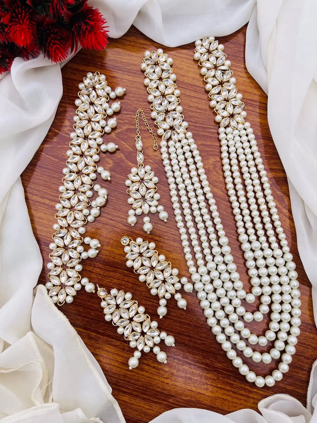 Ivory Kundan Bridal Set – Mala, Choker, Earrings & Bindi