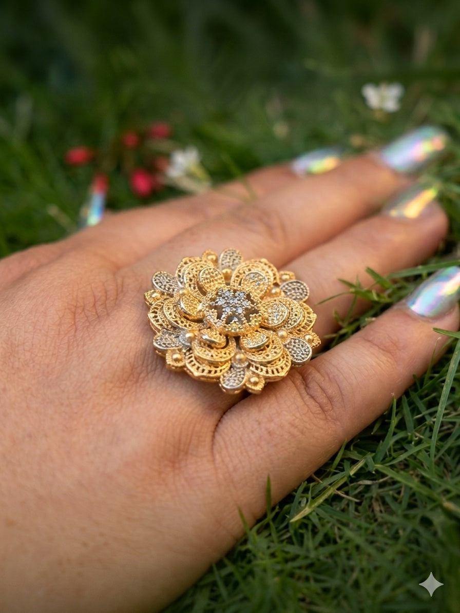 Two-Tone Adjustable Flower Ring – Imitation Gold